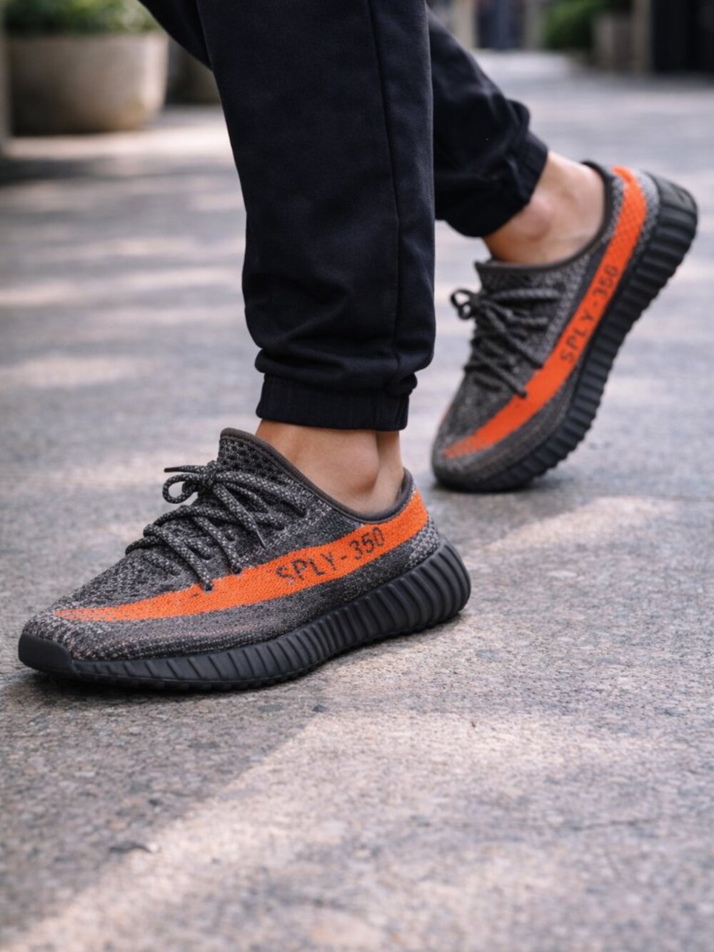 adidas Yeezy Boost 350 V2 “Carbon Beluga” – Size 12